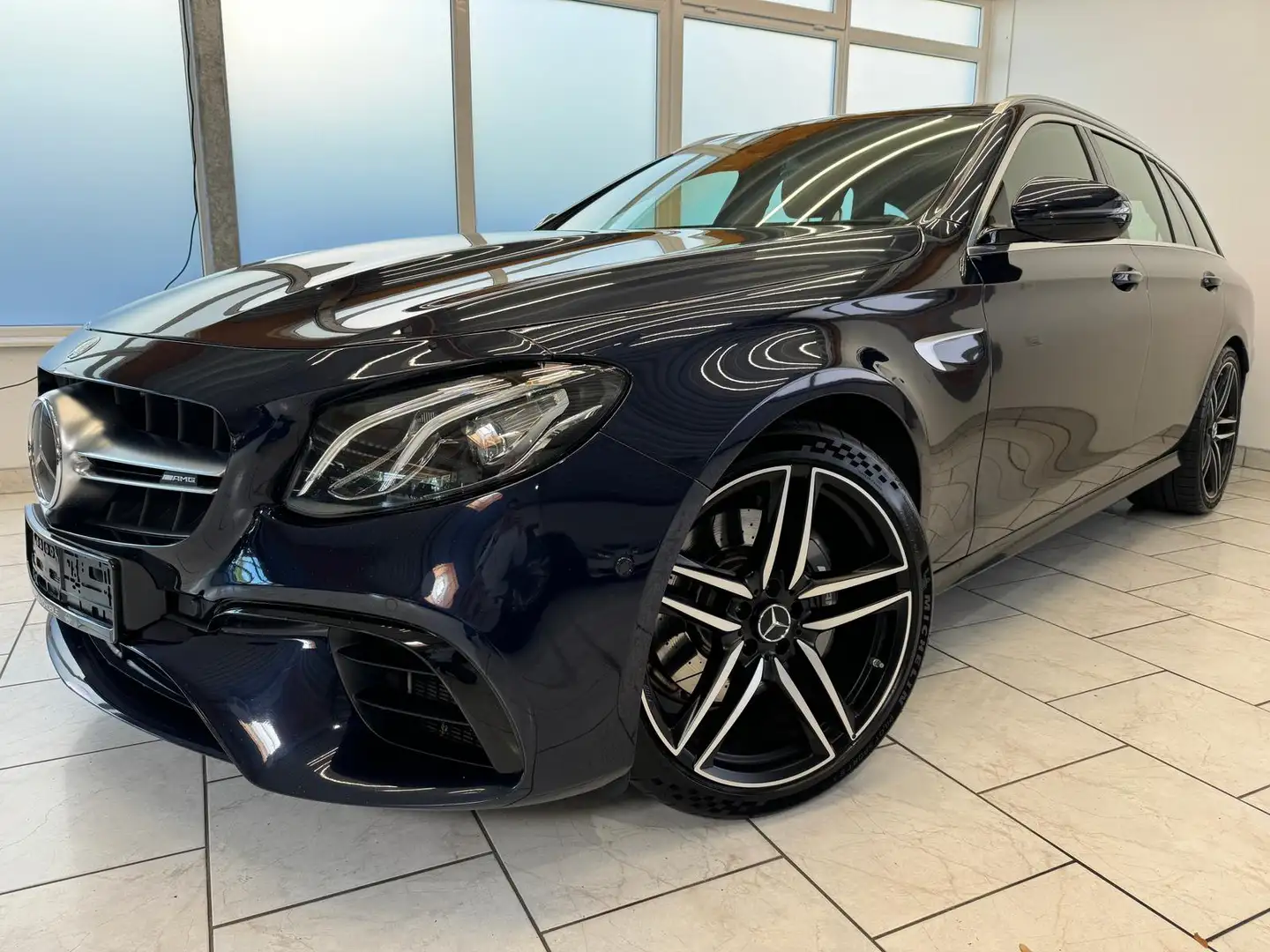 Mercedes-Benz E 63 AMG 4Matic - PANO/ACC/Burmester/CarPlay Bleu - 2