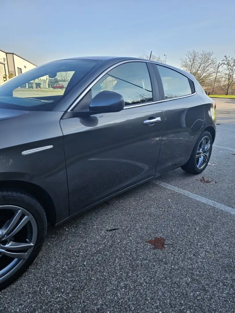 Alfa Romeo Giulietta 1.6 jtdm(2) Distinctive - 2