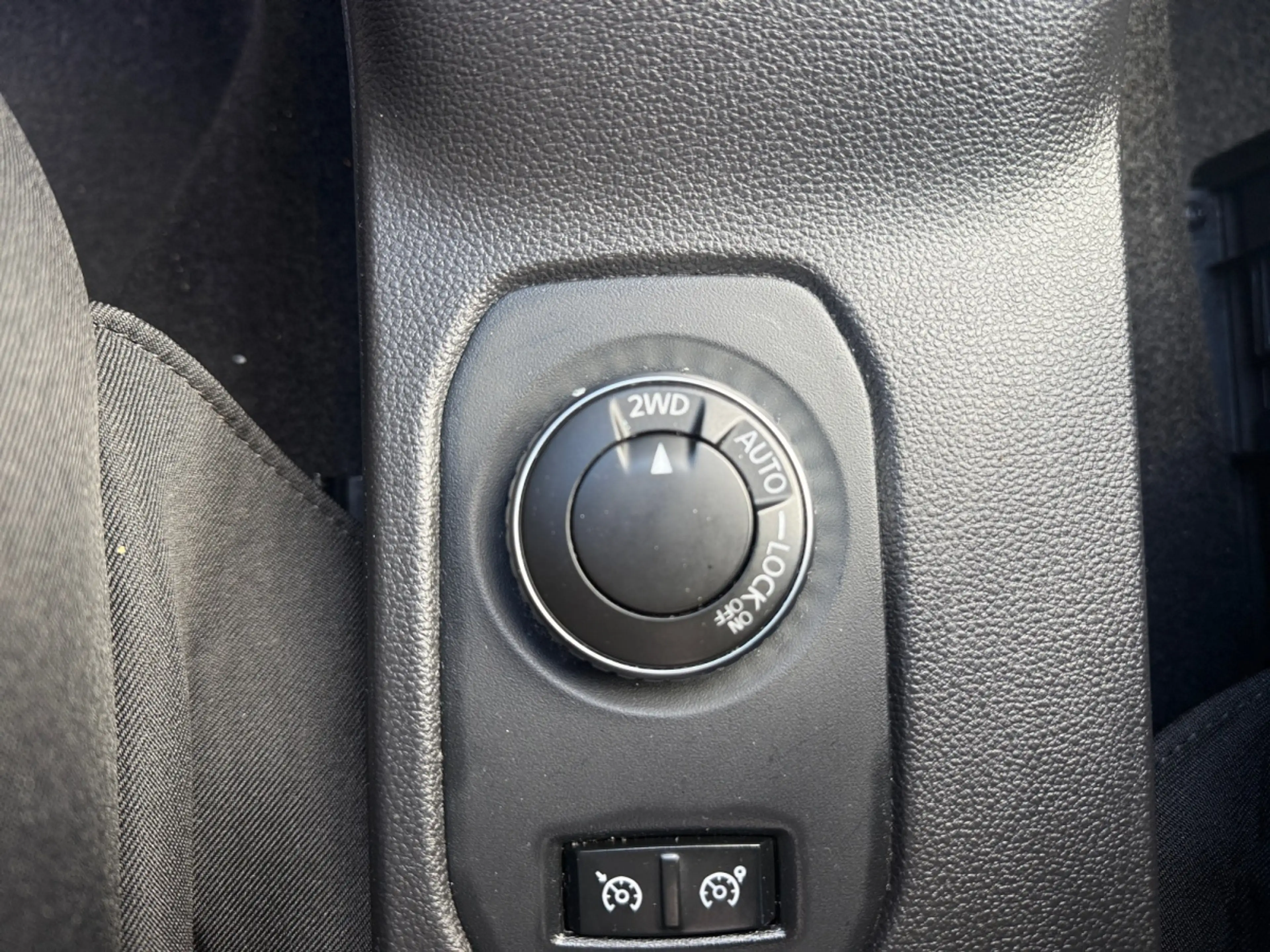 Dacia Duster Blue dCi 115 4WD Prestige — photo 19