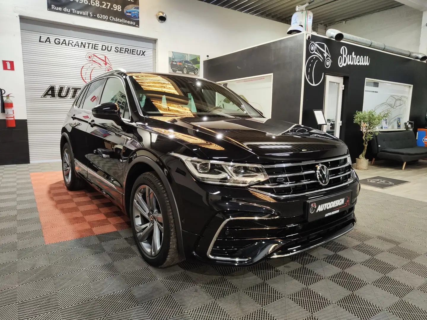 Volkswagen Tiguan 1.5 TSI R-LINE Automatique **FULL OPTIONS ** Noir - 1