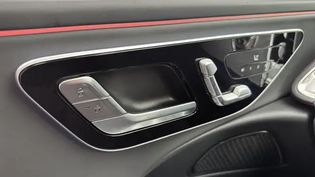 Mercedes-Benz E-Class view 21