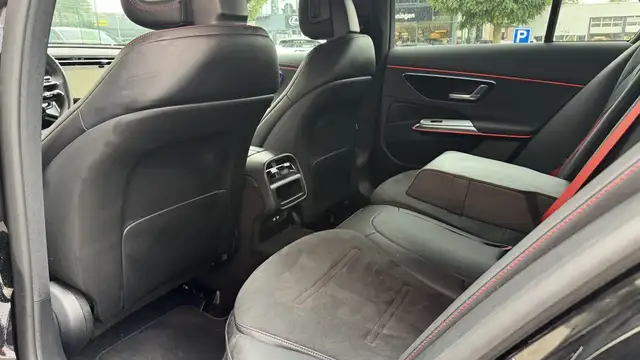 Mercedes-Benz E-Class view 11