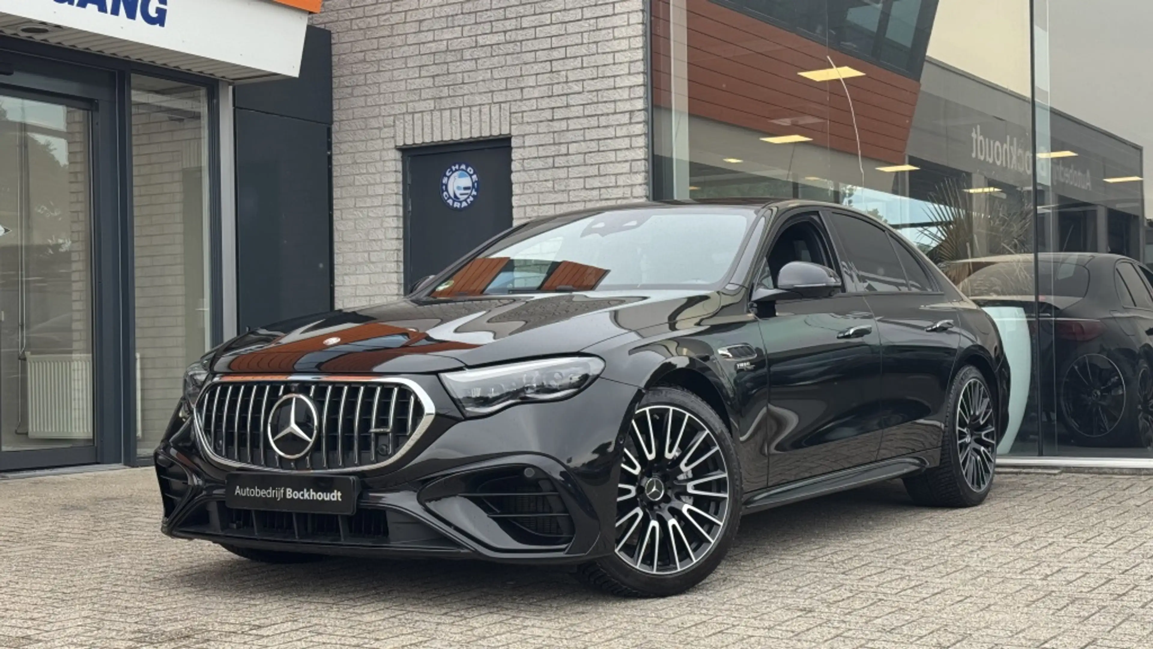 Mercedes-Benz E 53 AMG 4MATIC+ — photo 4