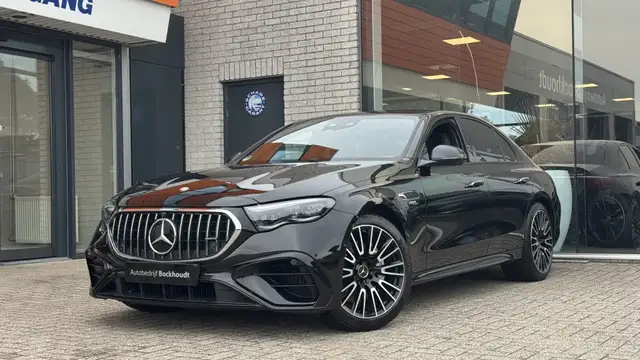 Mercedes-Benz E-Class view 4