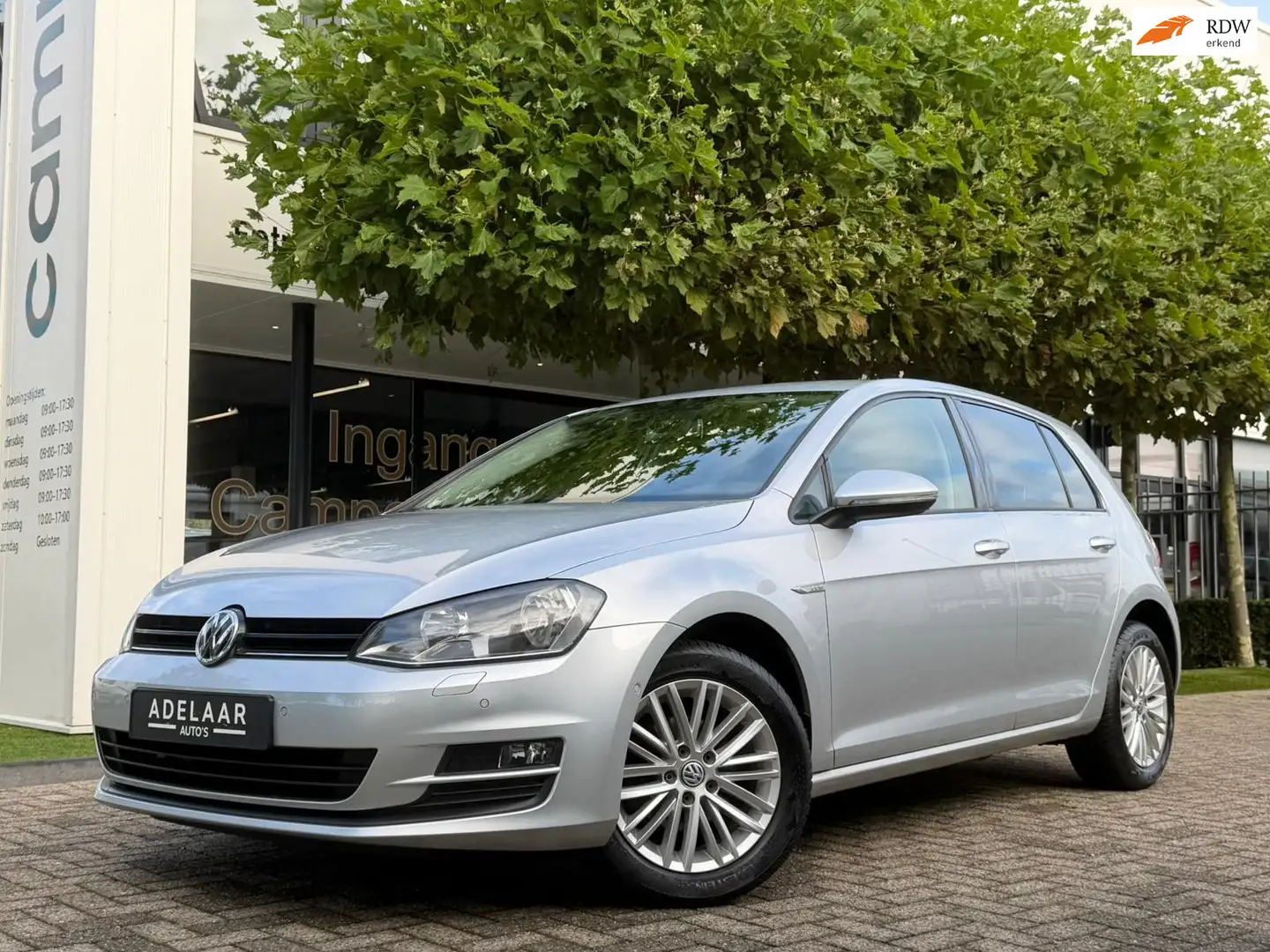 Volkswagen Golf 1.2 TSI CUP Edition STOELVERWARMING, PDC, PARK ASS Zilver - 1