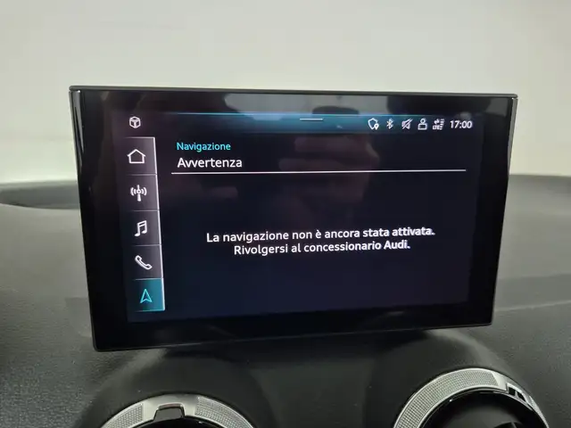Audi Q2 view 13
