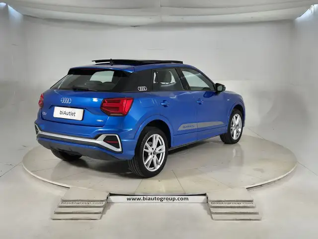 Audi Q2 view 4