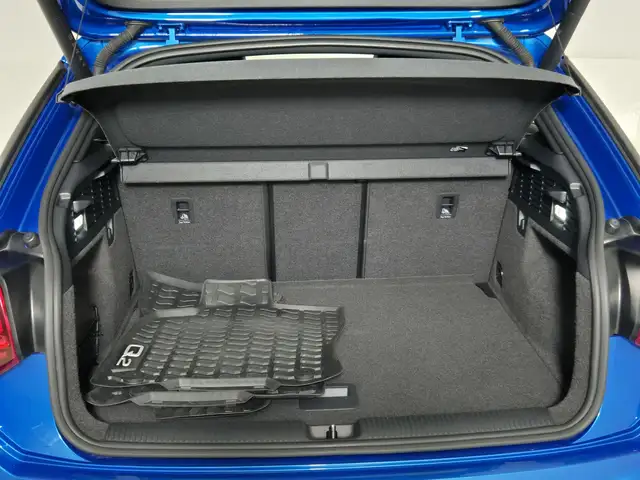 Audi Q2 view 14