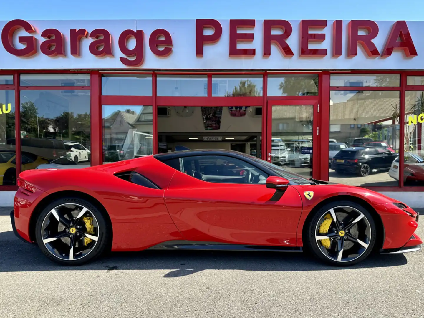 Ferrari SF90 Stradale DAYTONA RACING SEATS FULL ELECTRIC CARBON LIFT JBL Rouge - 1