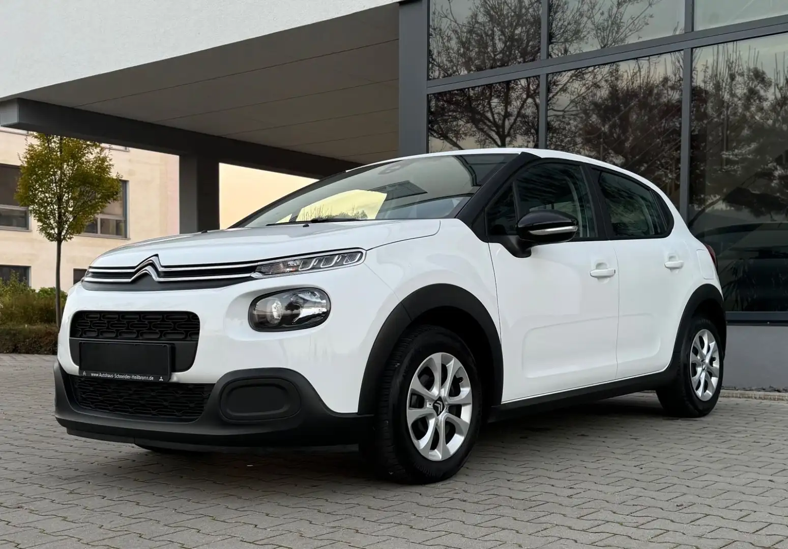 Citroen C3 1.2 PureTech Feel*PDC*AHK*KLIMA*BLUETOOTH*USB Bianco - 2
