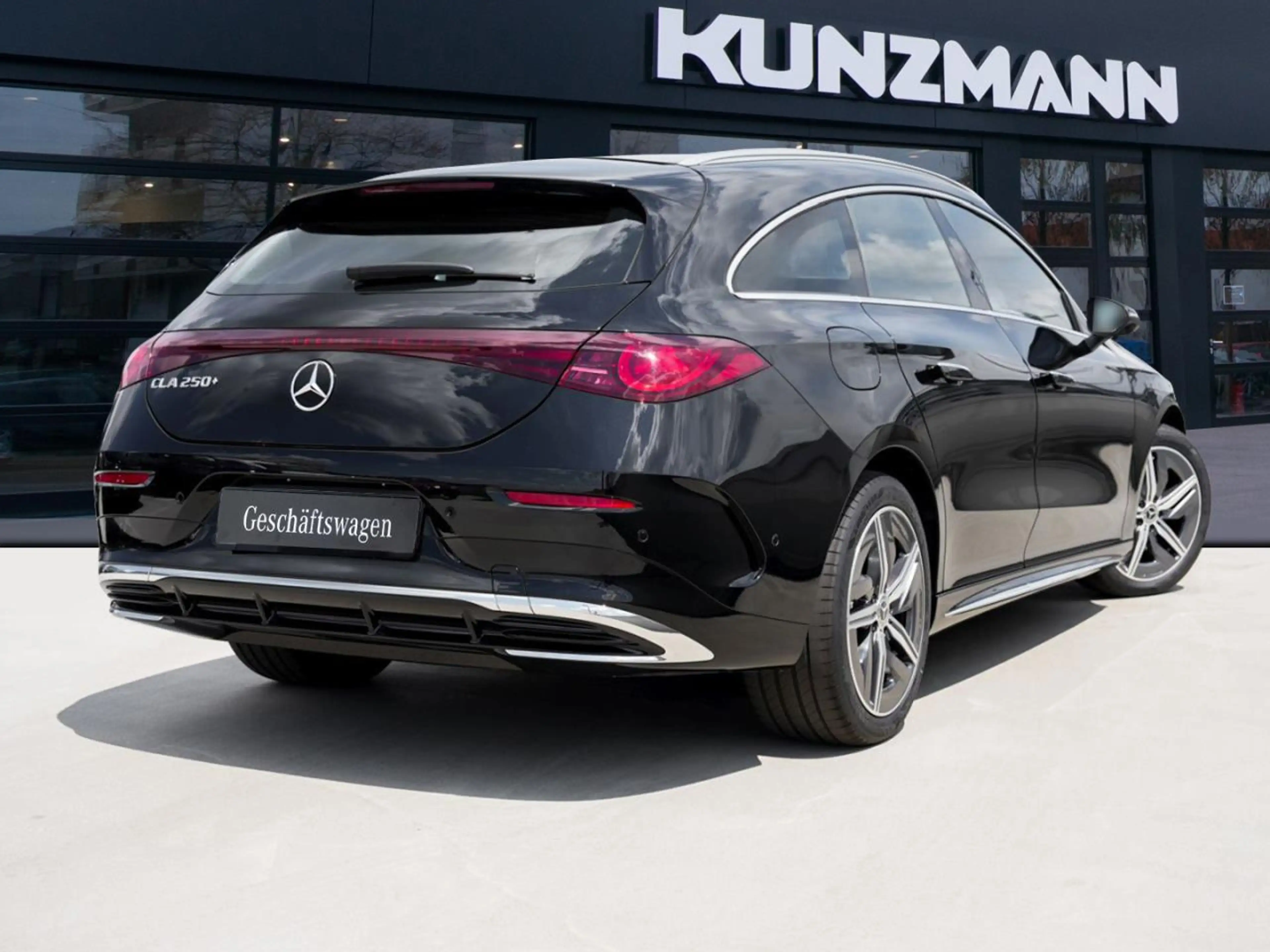 Mercedes-Benz CLA 250 + Shooting Brake mit EQ Technologie AMG — photo 3