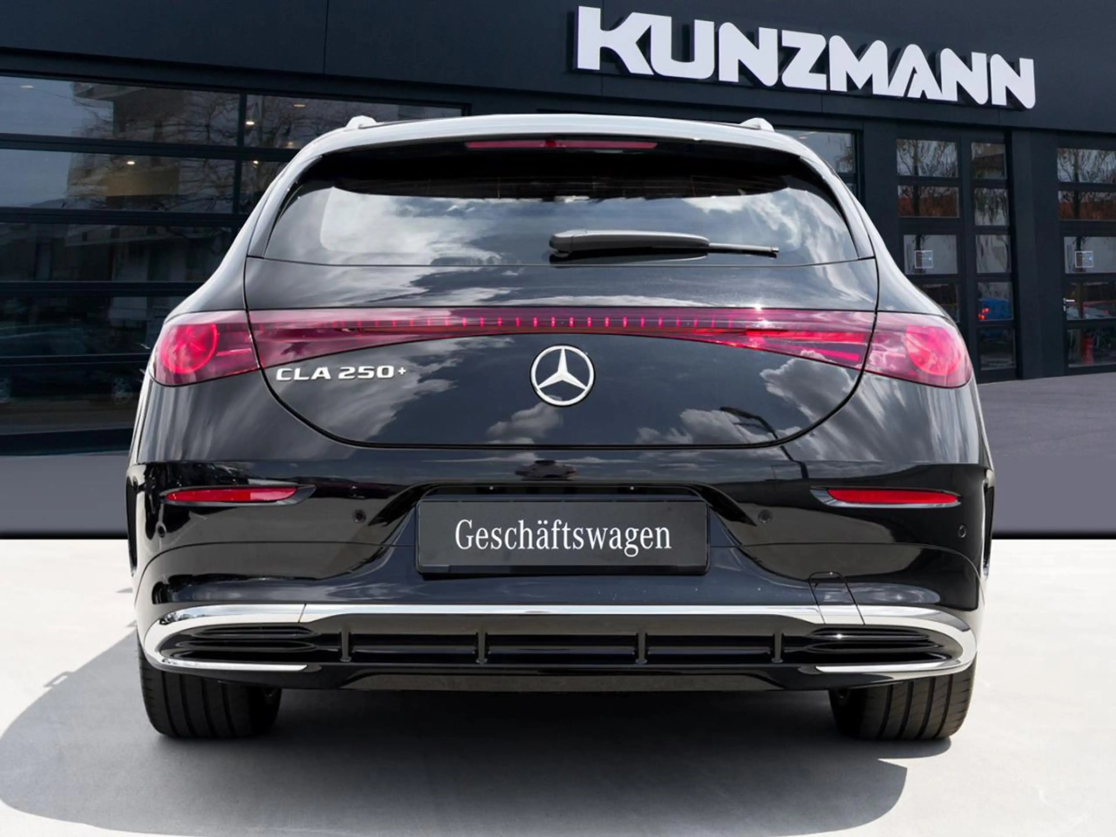 Mercedes-Benz CLA 250 + Shooting Brake mit EQ Technologie AMG — photo 4