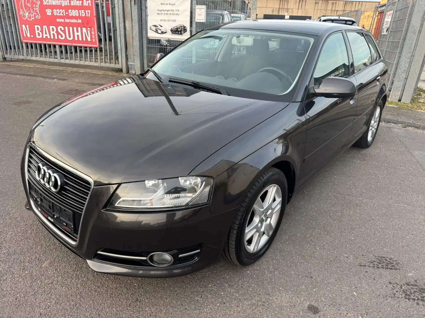 Audi A3 Sportback 1.6 TDI Attraction Gris - 2
