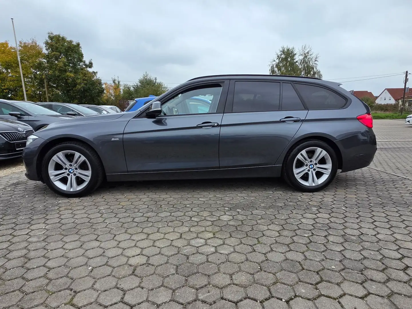 BMW 318 Baureihe 3 Touring 318 d Sport Line /TÜV NEU Grau - 2