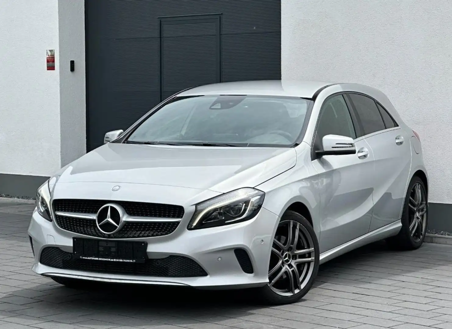 Mercedes-Benz A 220 CDI 4Matic*7G-DCT*URBAN*2HD*NAVI*KAMERA*SH Argent - 1