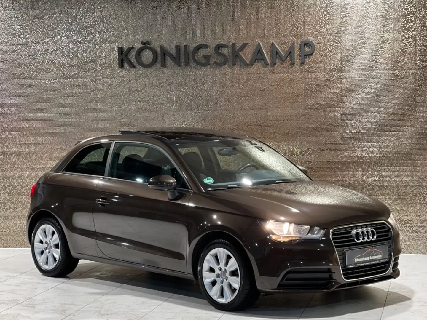 Audi A1 attraction * SHZ * PDC * SCHIEBEDACH * Braun - 1