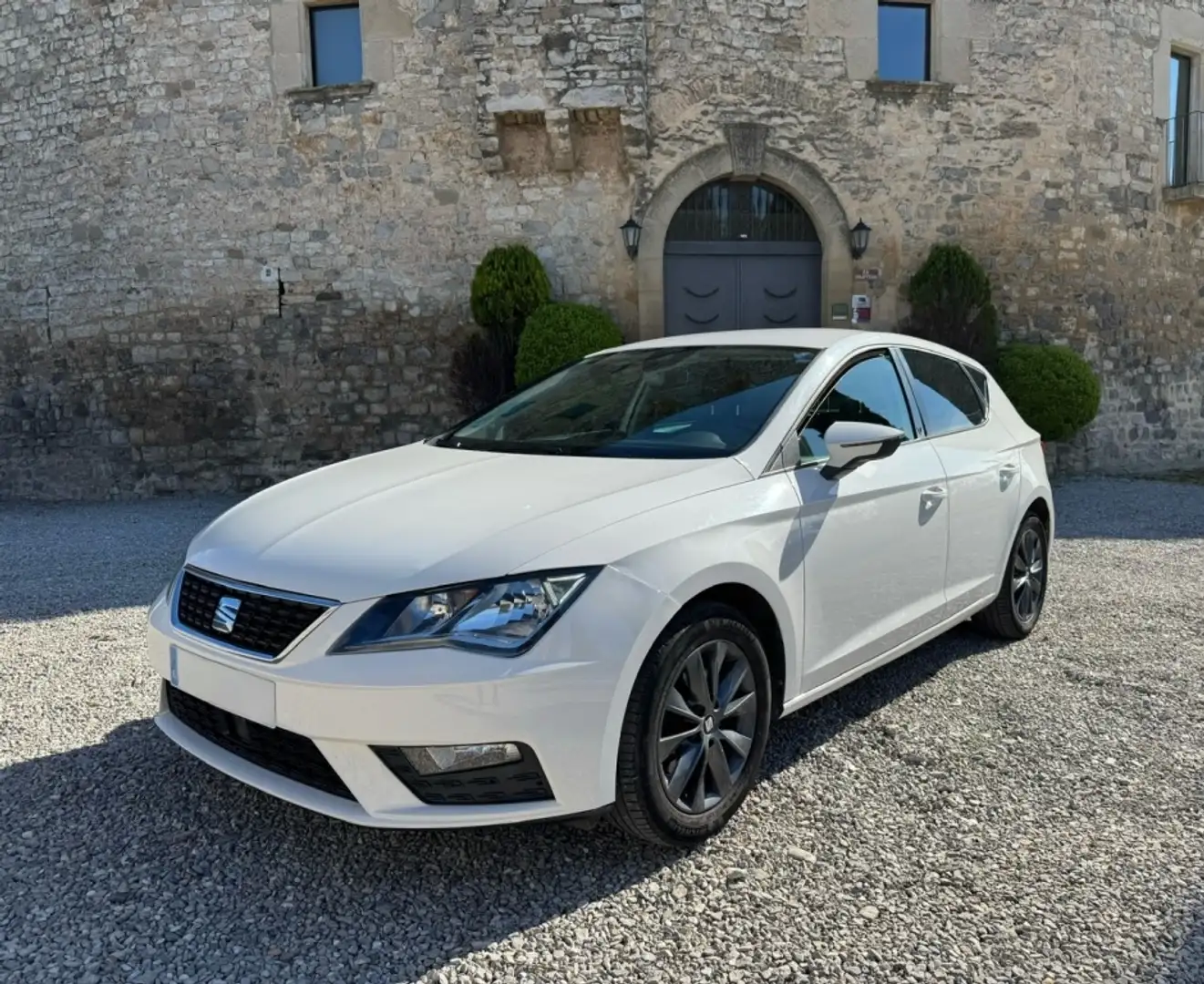 SEAT Leon 1.5 EcoTSI S&S Style 130 Weiß - 1