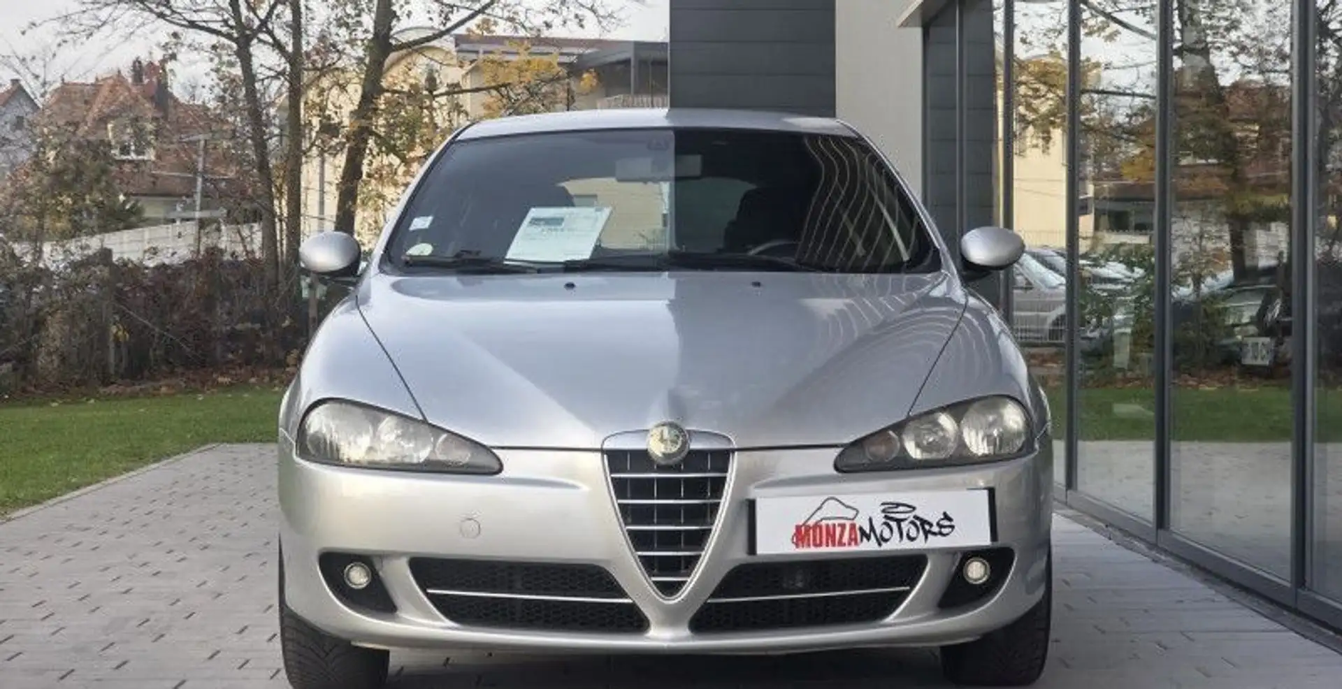 Alfa Romeo 147 1.6 105CH 5P Gris - 2