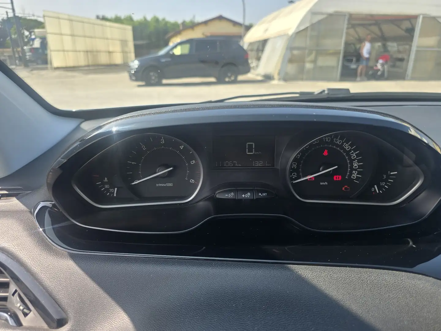 Peugeot 208 5p 1.6 bluehdi Allure 75cv my18 - 1