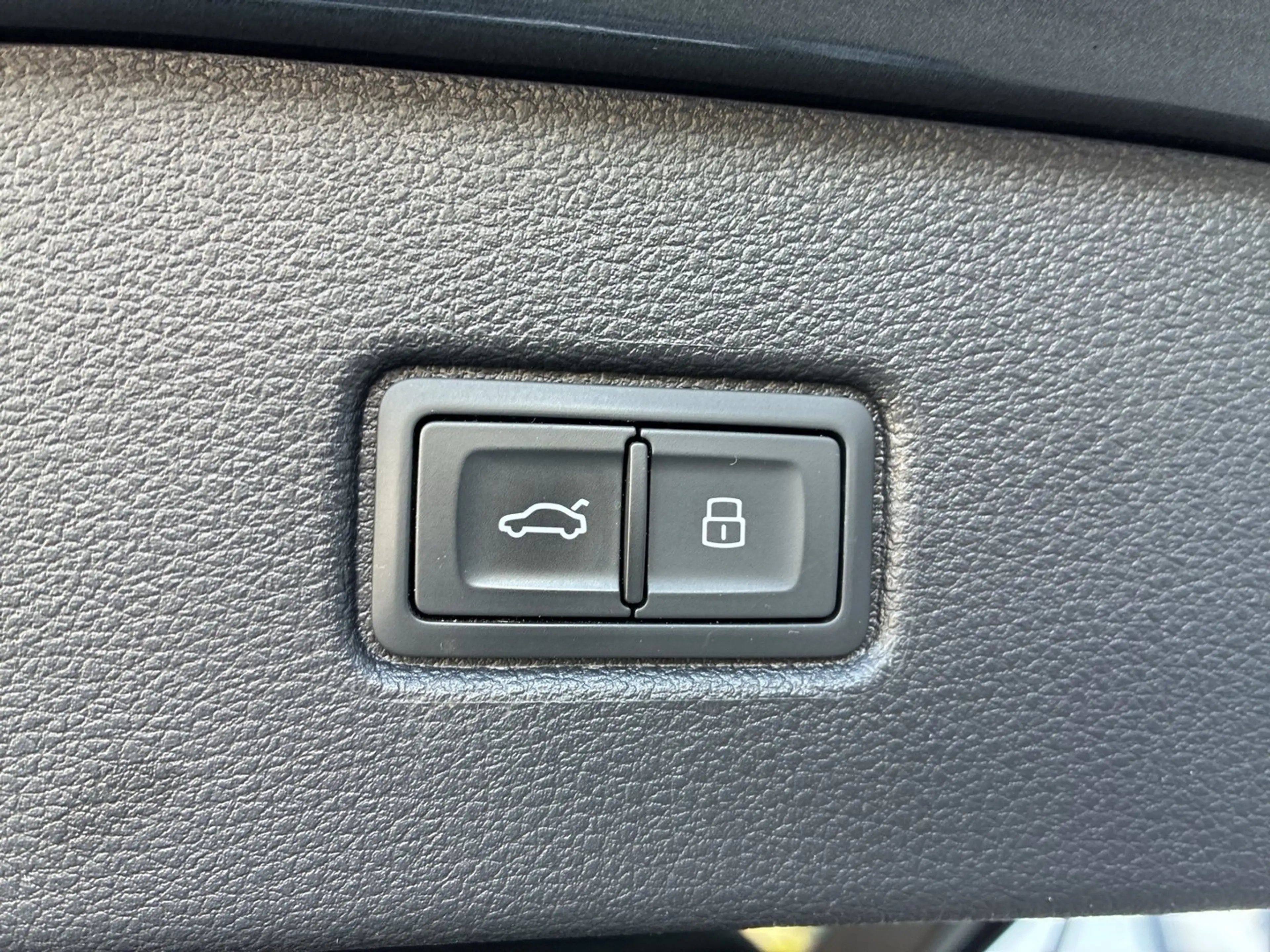 Audi Q7 55 TFSI e quattro S line — photo 13