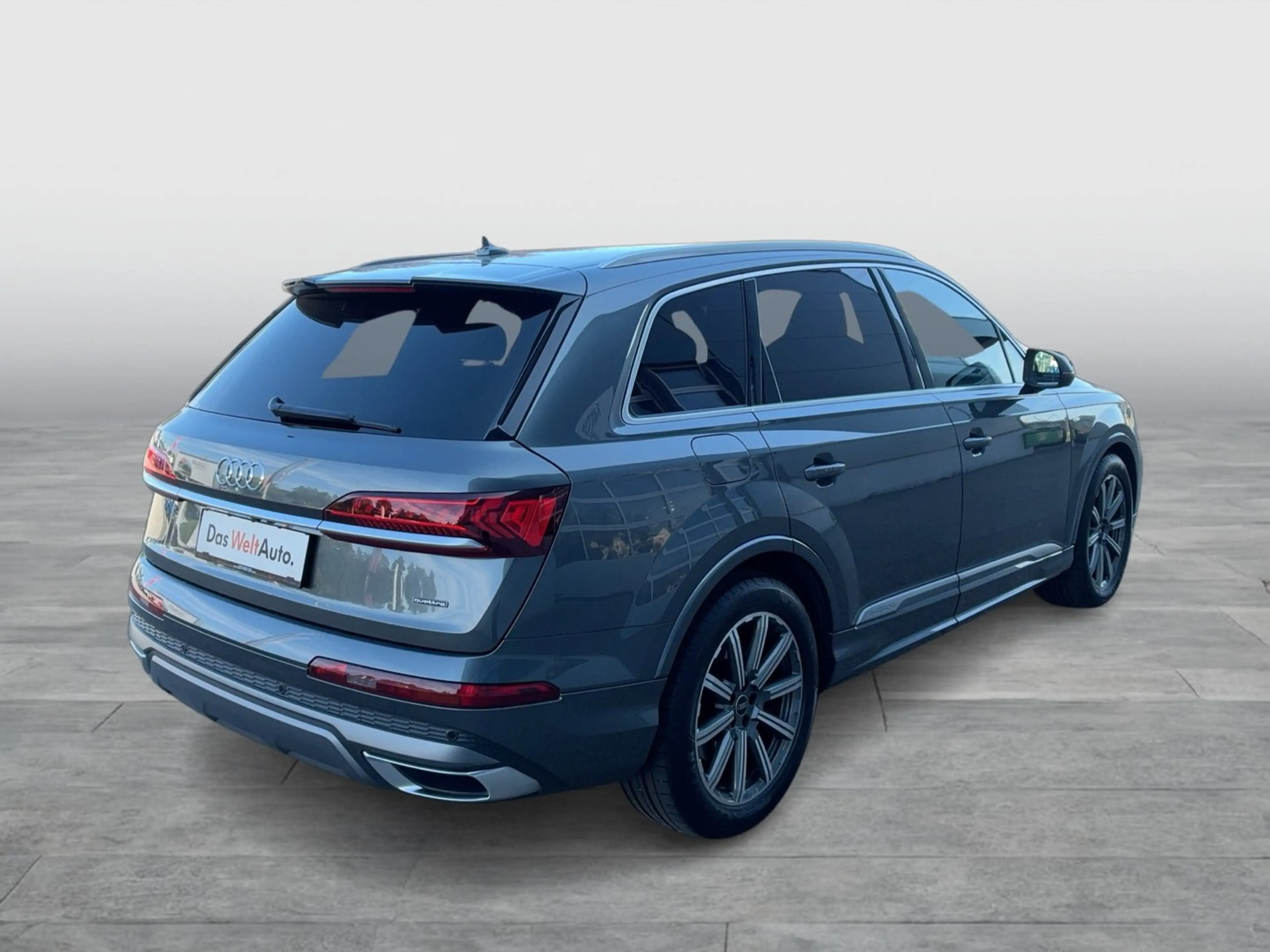 Audi Q7 55 TFSI e quattro S line — photo 5