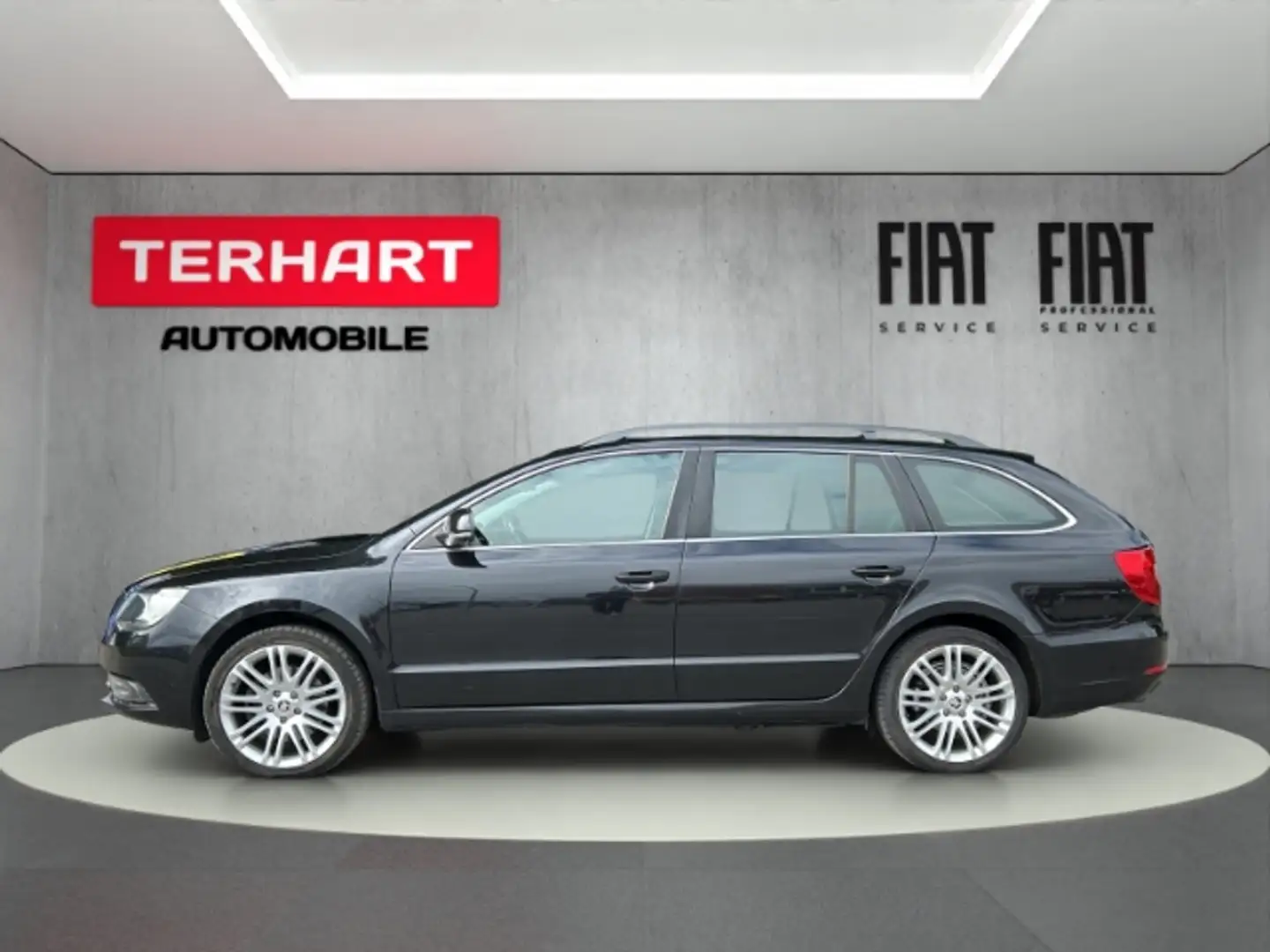 Skoda Superb Combi Ambition 2.0 TDI/**Verkauf im Kundenauftrag! Schwarz - 2