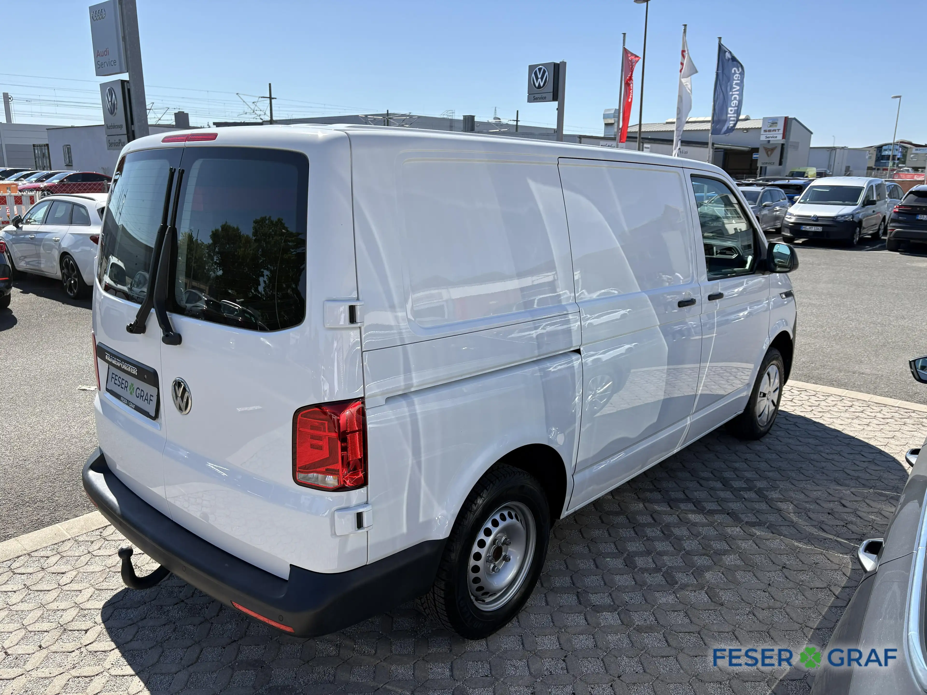 Volkswagen T6.1 Transporter 6.1 Kasten 2.0 TDI AHK Regalsystem — photo 3