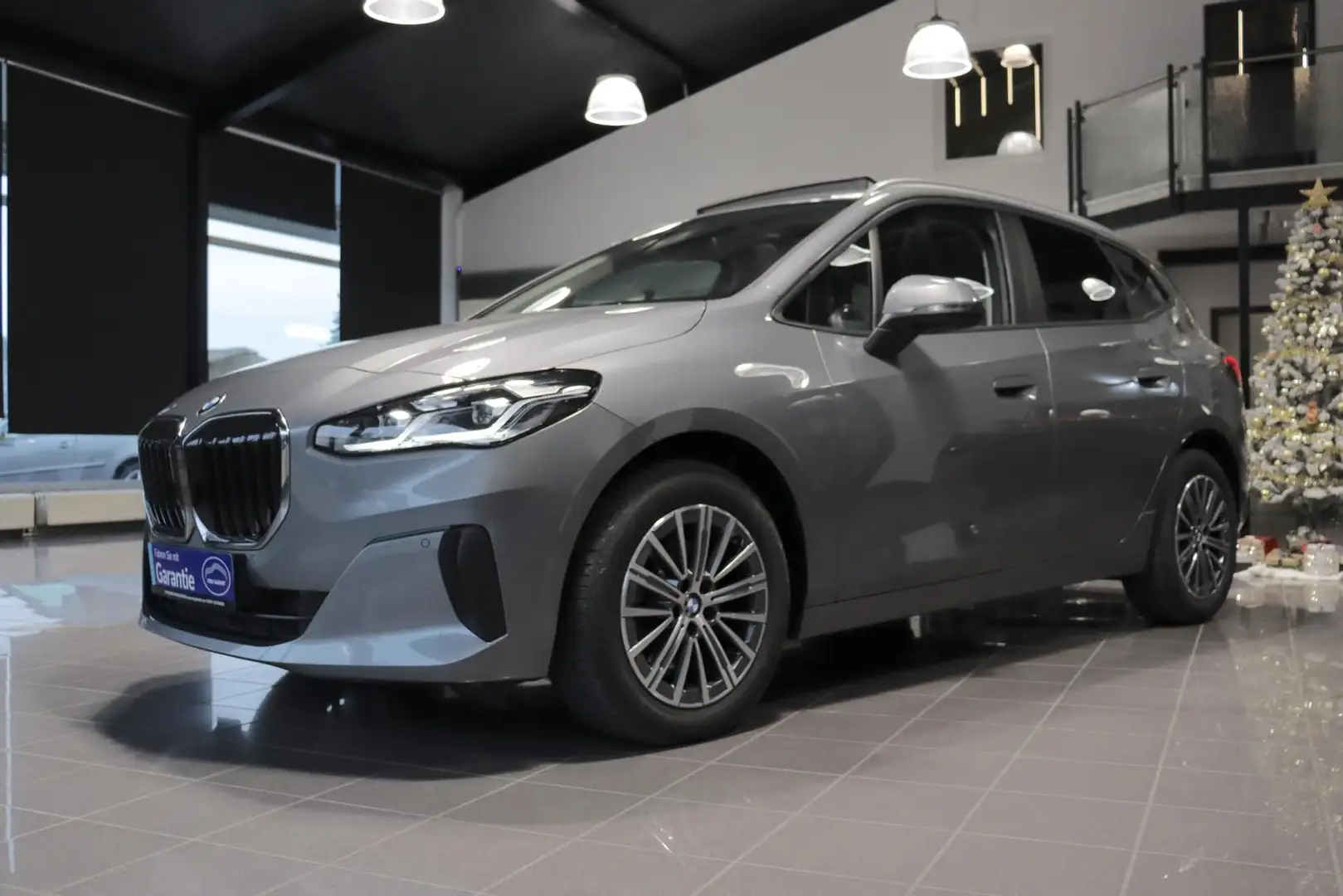 BMW 218 218i A Active Tourer *PANORAMA*AHK*ACC*CAM* Grau - 2