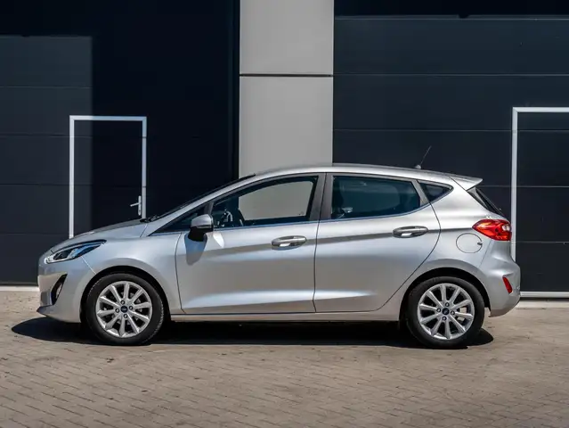 Ford Fiesta view 9