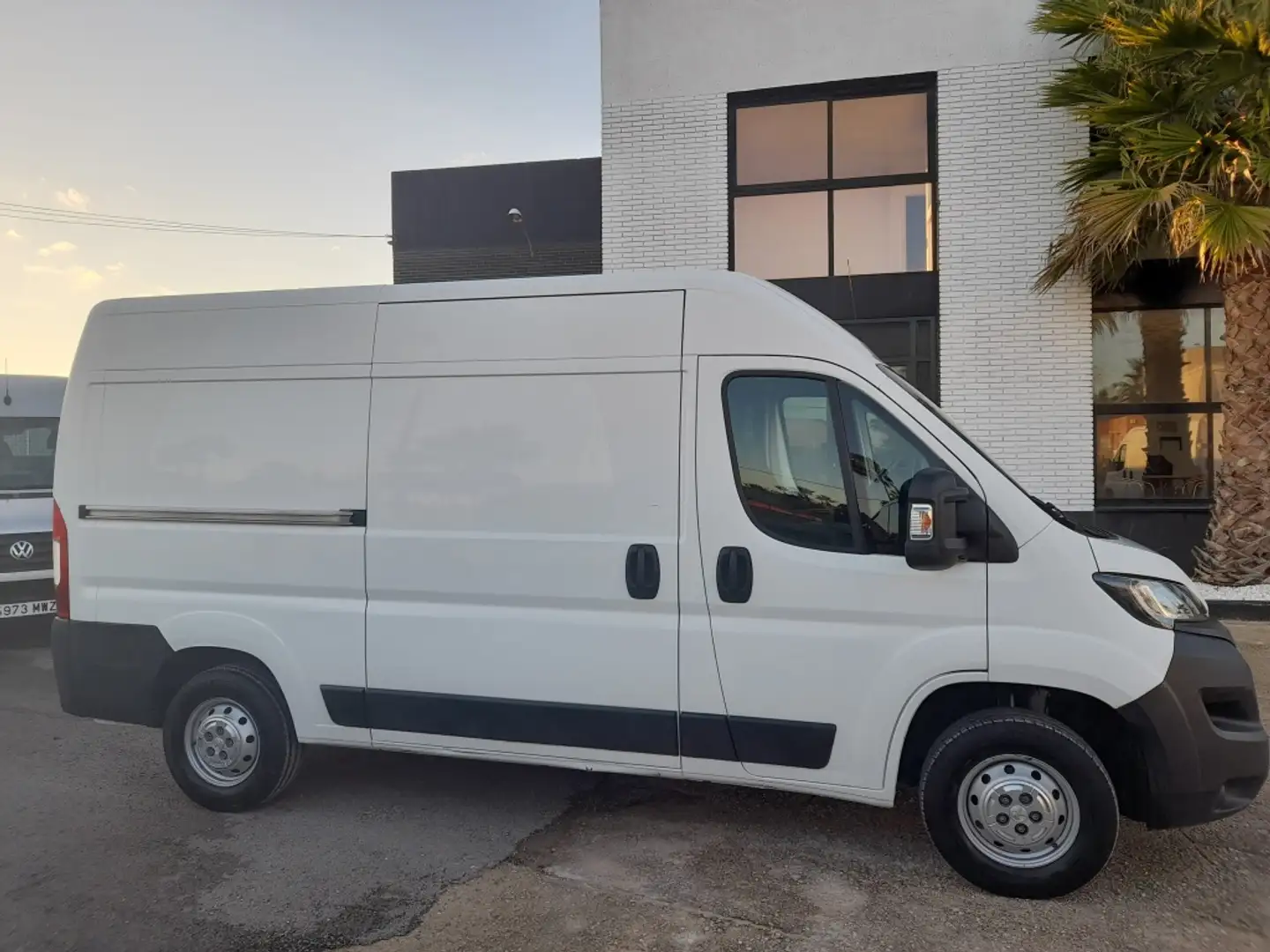 Peugeot Boxer Furgón 2.0BlueHDI 335 L2H2 130 - 2