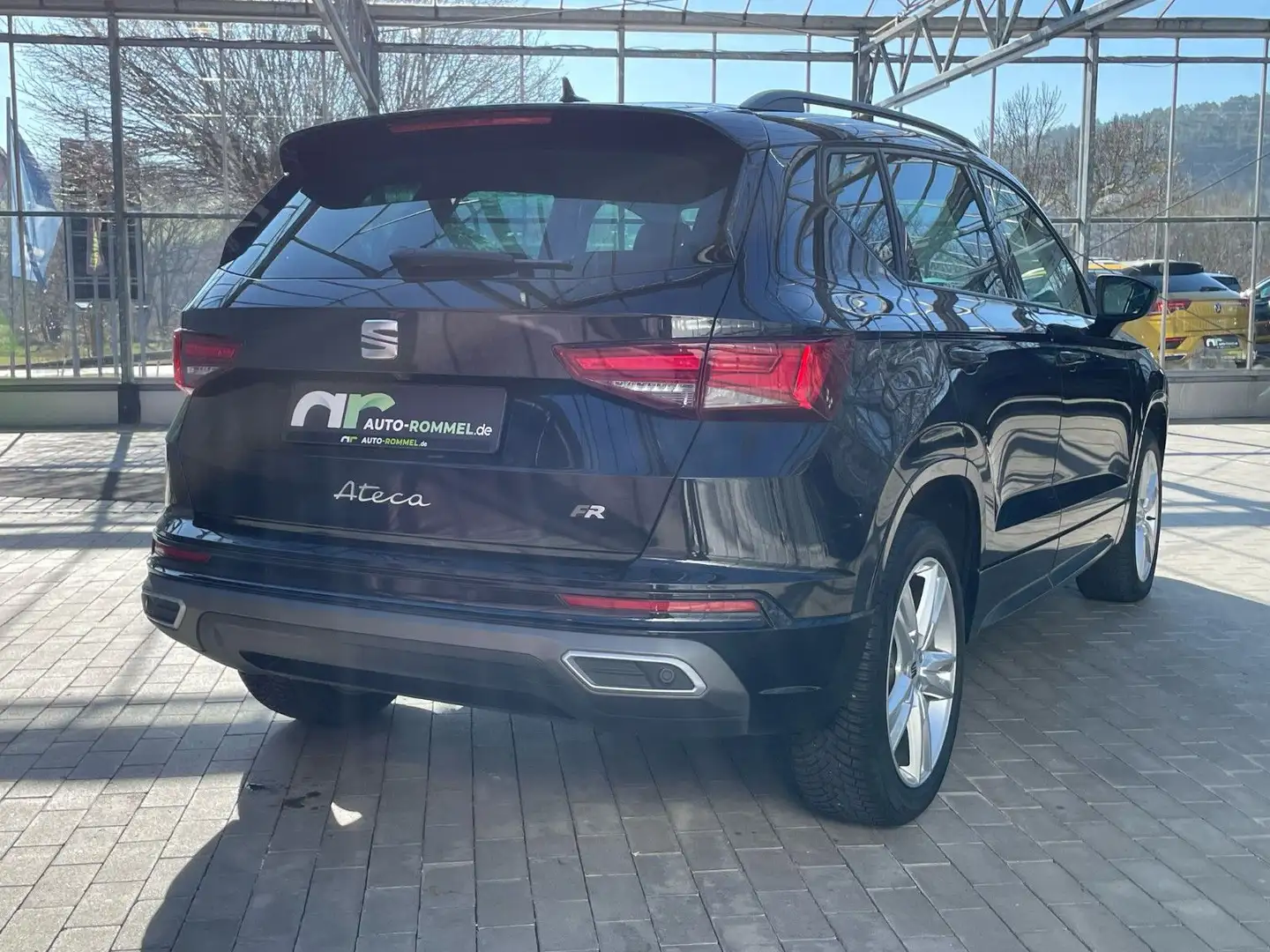 SEAT Ateca 2.0TDI DSG FR LED Nav Assistent Kamera 18" Schwarz - 2