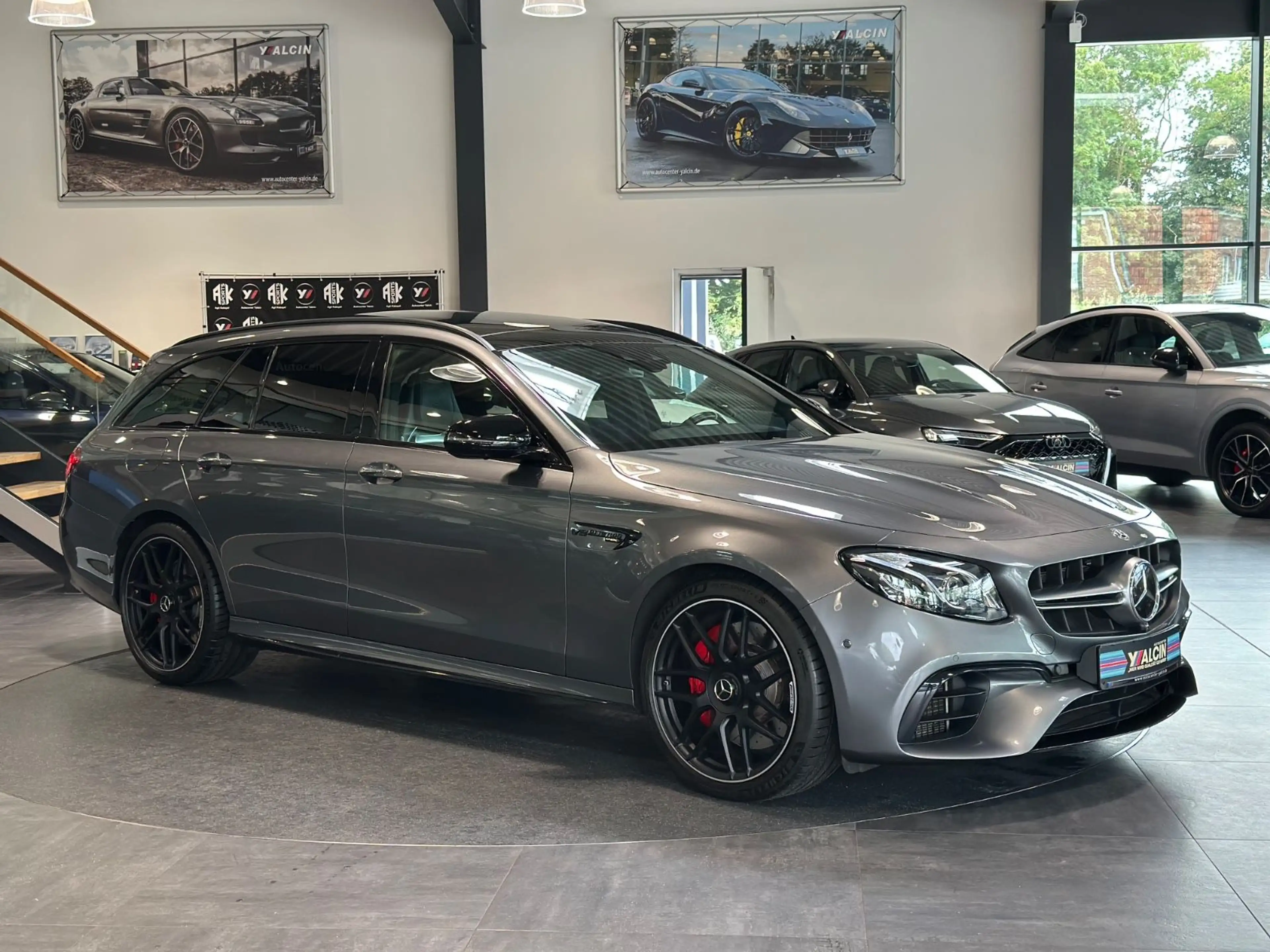 Mercedes-Benz E 63 AMG S 4MATIC+ T Aut. 2.H/BURM/PANO/ACC/NIGH — photo 2