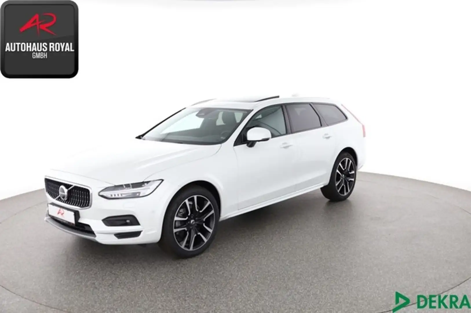 Volvo V90 Cross Country B4 D AWD STANDHEIZ,360GRAD,20Z Bílá - 1