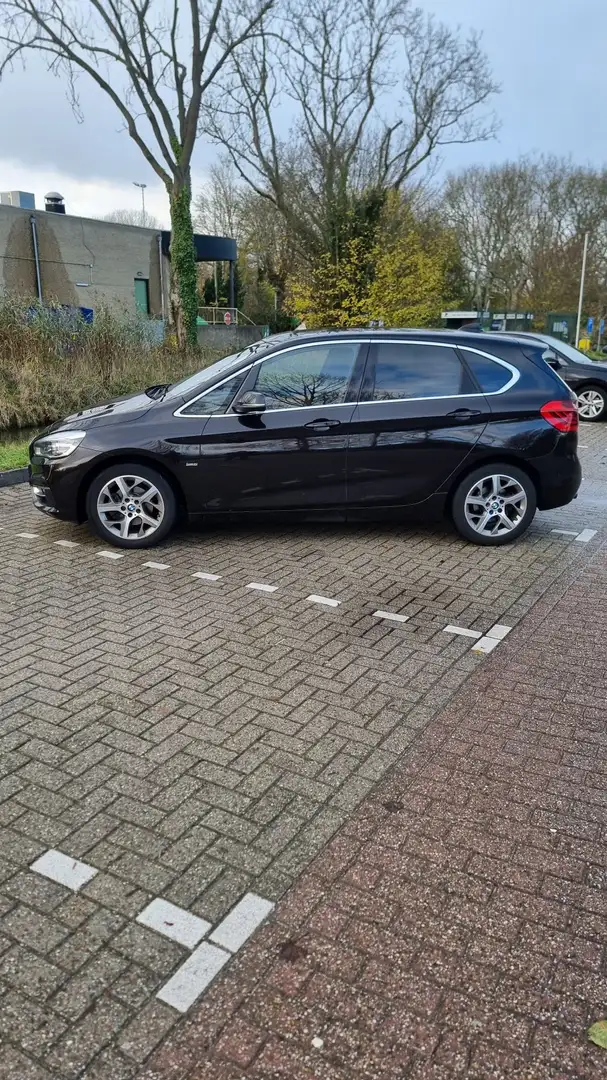 BMW 218 High Exec. Brown - 1