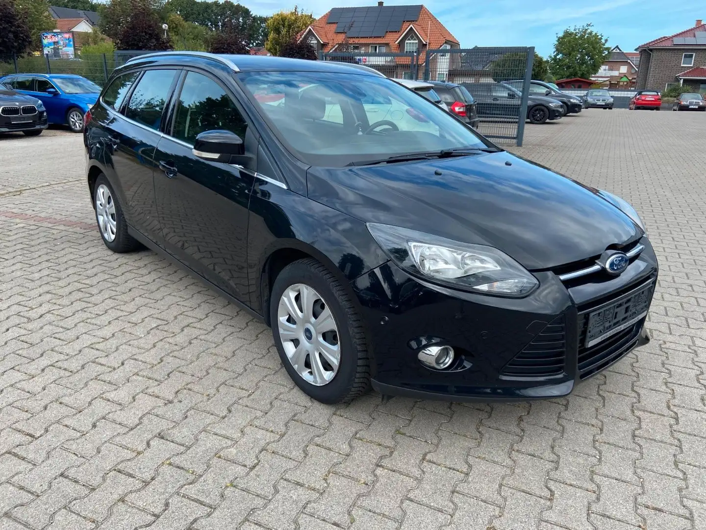Ford Focus Titanium 1.6 AHK*Klima*SHZ Schwarz - 2