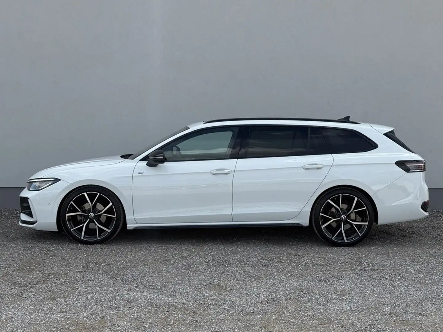 Volkswagen Passat Variant 2.0 TDI SCR R-Line DSG Weiß - 2