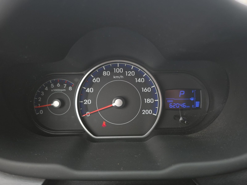 Hyundai i10 1.1 Automatik Bluetooth Soundsystem AUX — photo 11