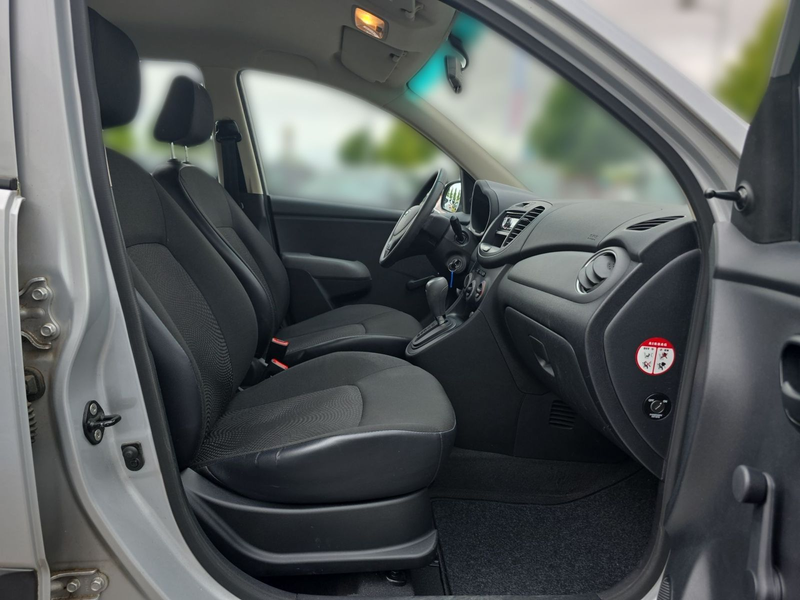 Hyundai i10 1.1 Automatik Bluetooth Soundsystem AUX — photo 15