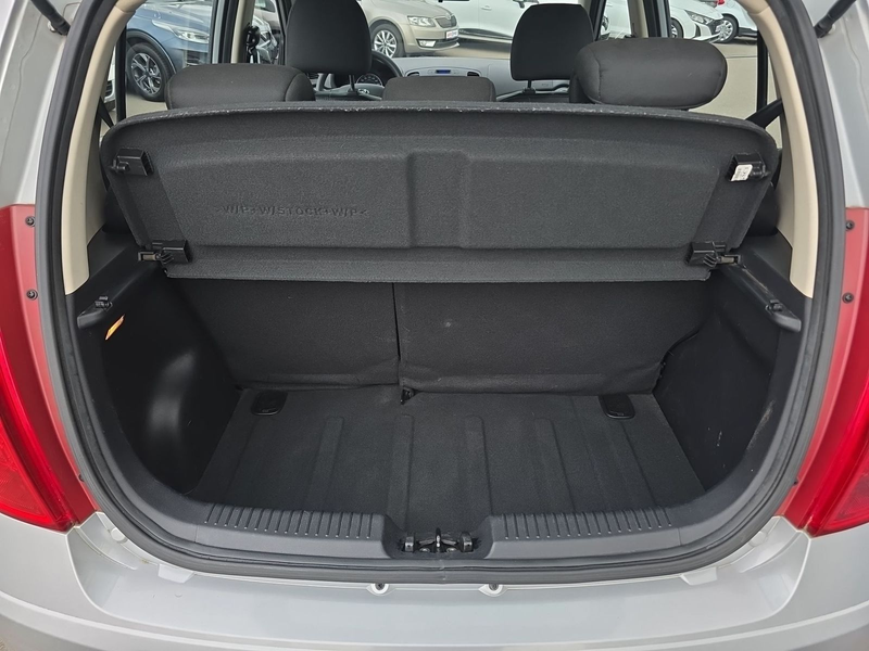 Hyundai i10 1.1 Automatik Bluetooth Soundsystem AUX — photo 9