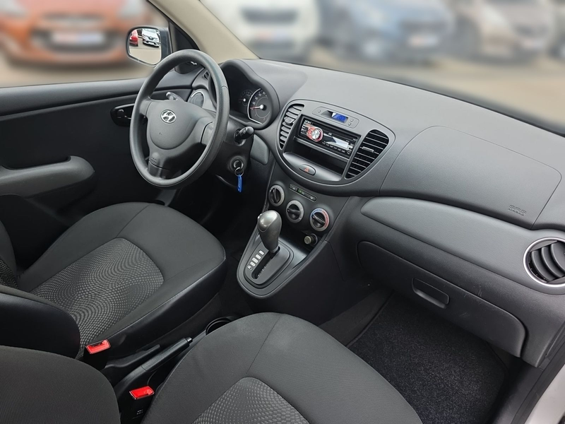 Hyundai i10 1.1 Automatik Bluetooth Soundsystem AUX — photo 14