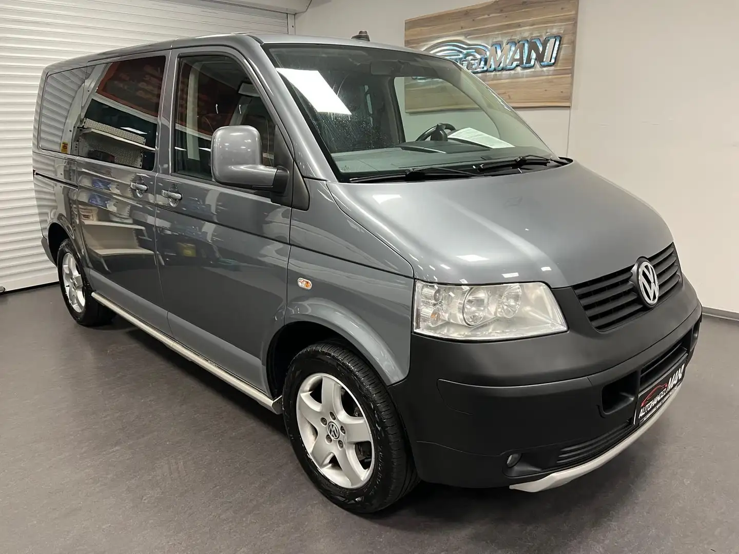 Volkswagen T5 Multivan Pan Amerikana 4 Mo./Leder/AHK/PDC/ Gris - 1