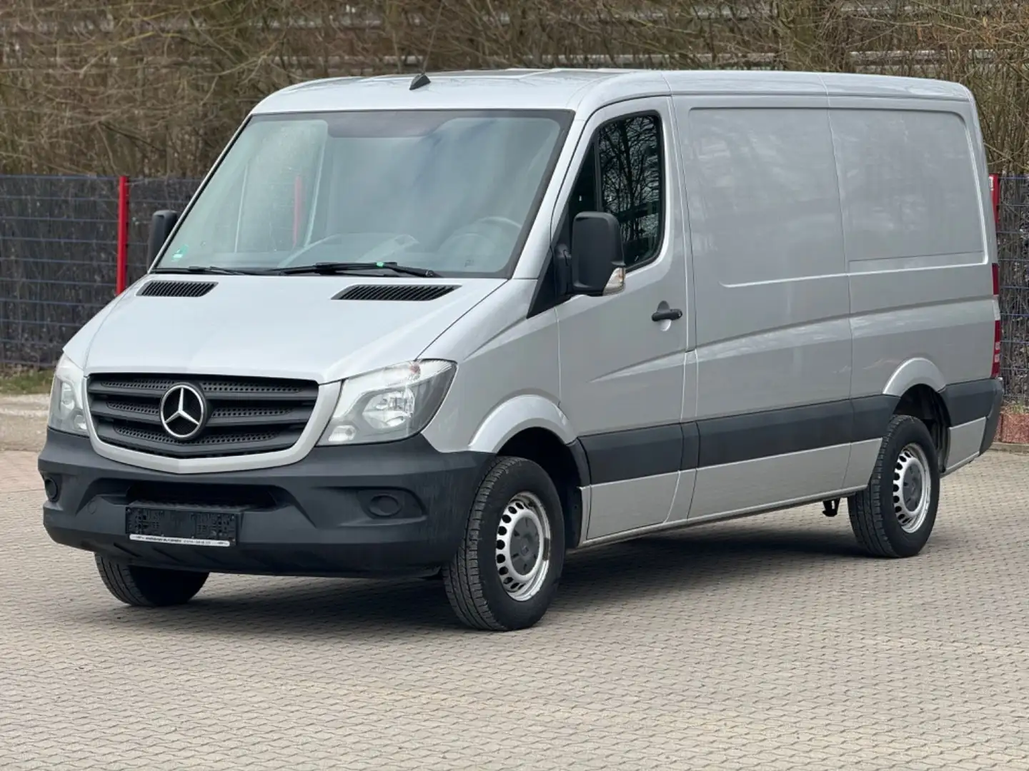 Mercedes-Benz Sprinter 213 CDI Lang *KLIMA *AHK* TÜV NEU Silber - 1