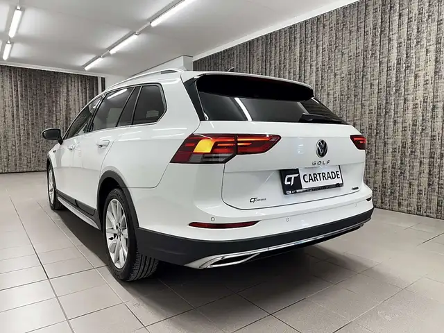 Volkswagen Golf view 6