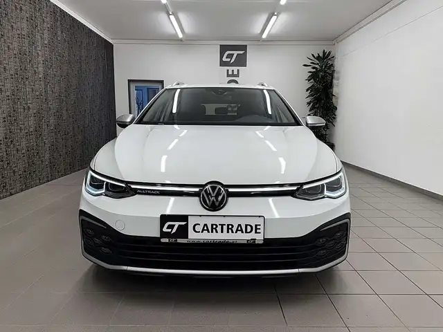 Volkswagen Golf view 3