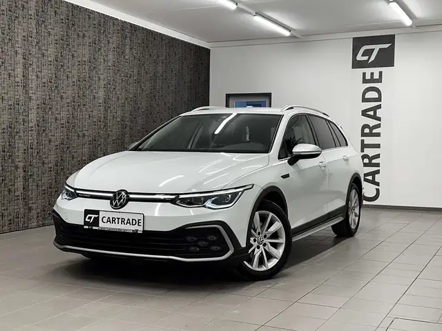 Volkswagen Golf view 4
