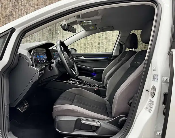 Volkswagen Golf view 10