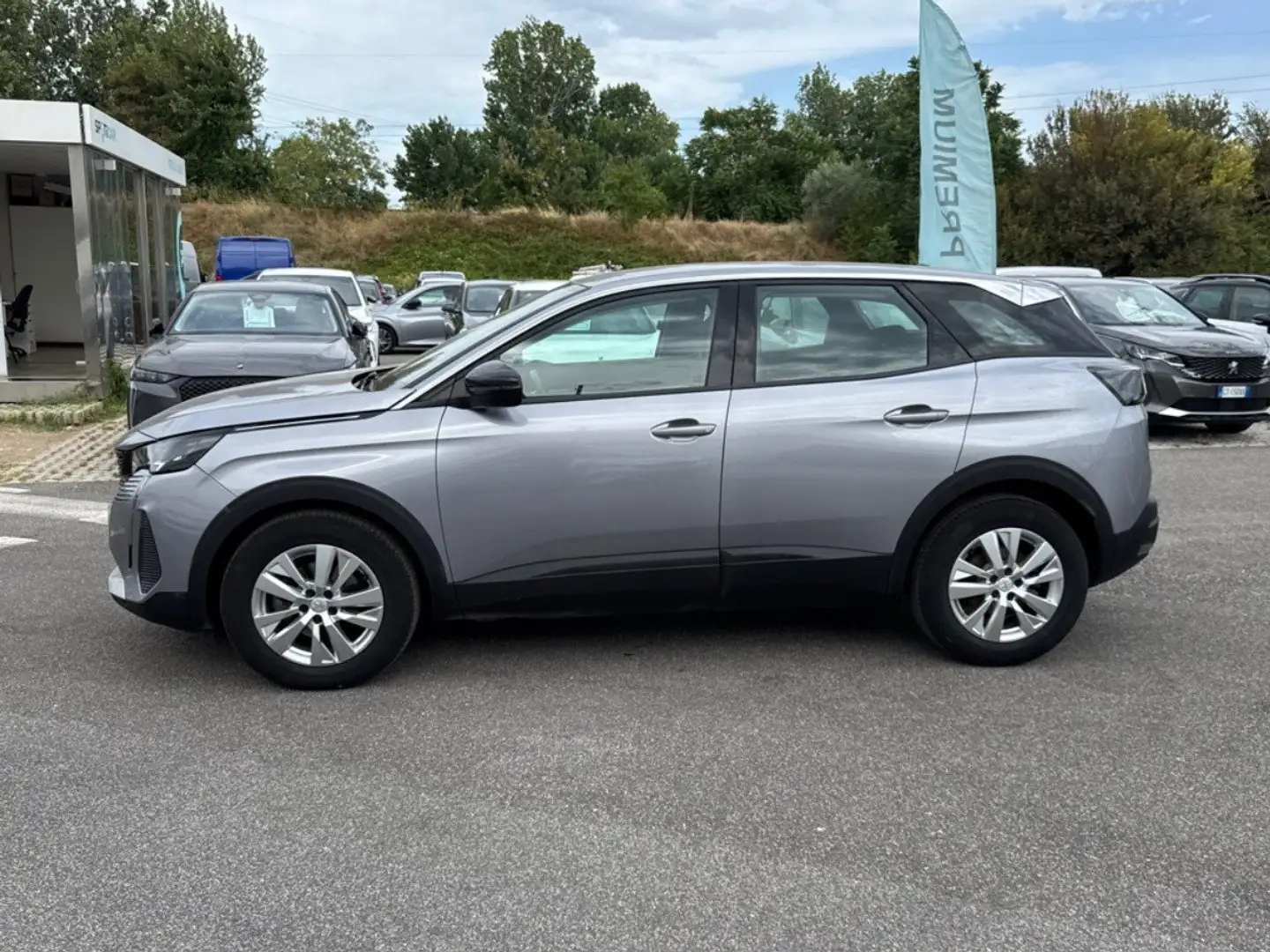 Peugeot 3008 BlueHDI 130 S&S Active Pack Grijs - 2