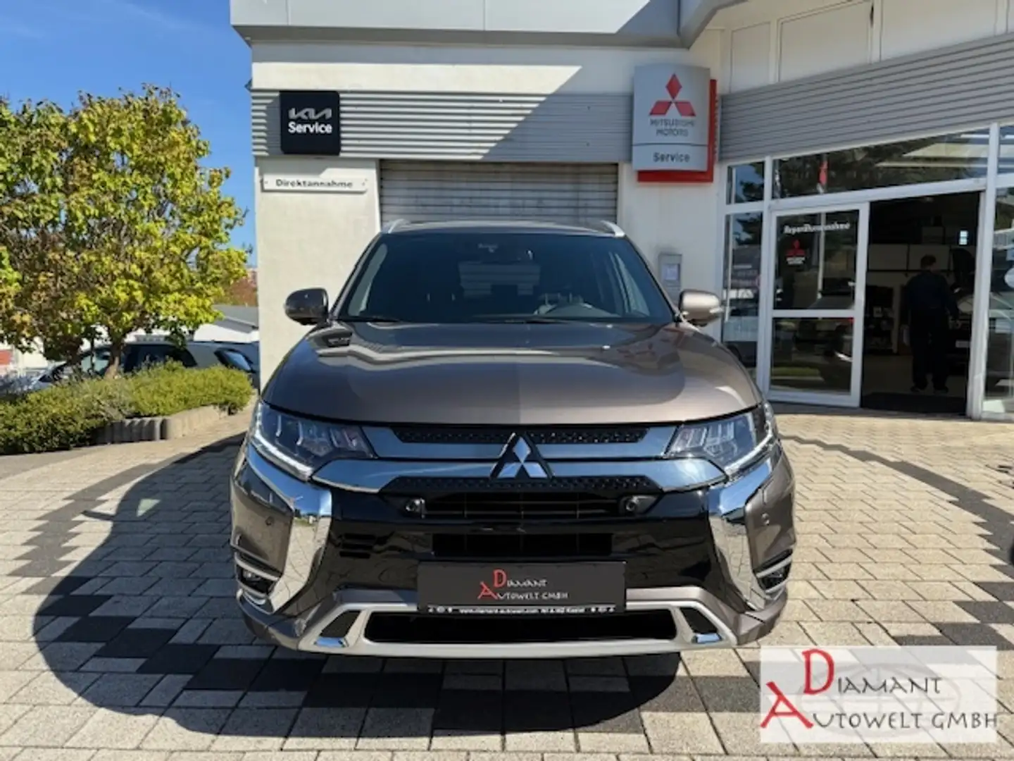 Mitsubishi Outlander Top 4WD EU6d-T PHEV 2.4 TOP**SD**WKR** Braun - 2