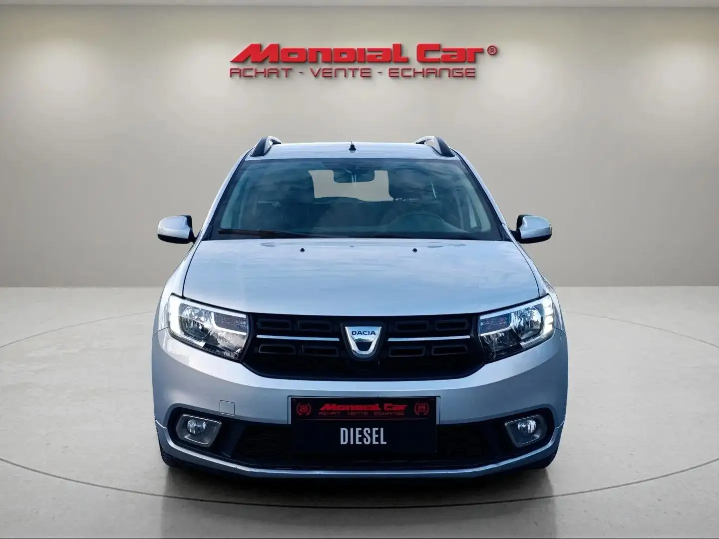 Dacia Logan MCV 1.5 dCi Lauréate * Garantie * Clim * GPS * Gris - 2