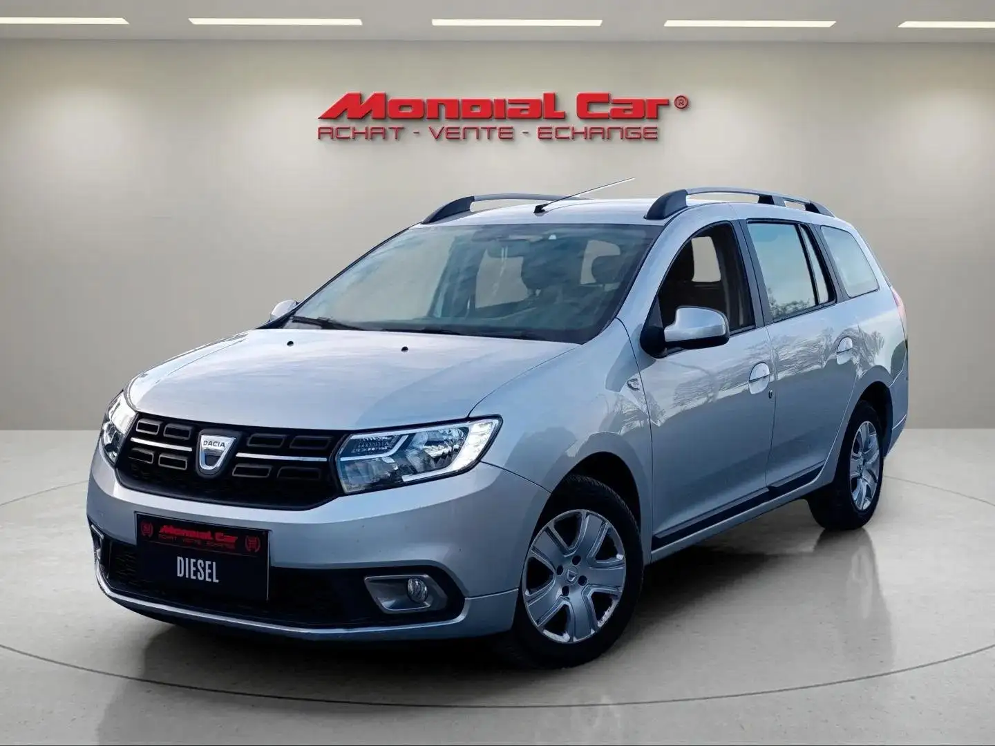 Dacia Logan MCV 1.5 dCi Lauréate * Garantie * Clim * GPS * Gris - 1